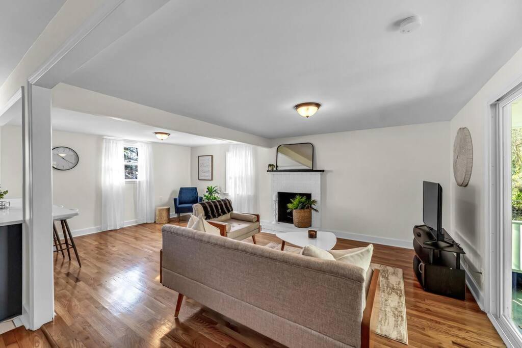 Fully Renovated 4 Bed Buena Vista House Near Wfu Vila Winston-Salem Exterior foto